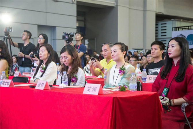 16（一路）有你，17（一起）同行-別墅設(shè)計,軟裝設(shè)計,室內(nèi)設(shè)計,豪宅設(shè)計,深圳例外軟裝設(shè)計公司