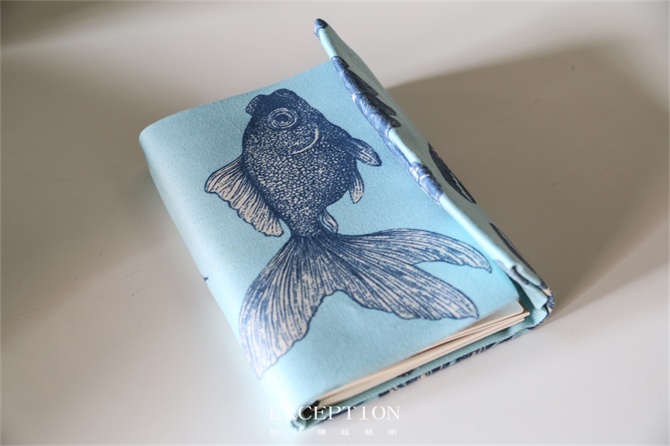 “十雅”魅力綻放，你們注意到女神手上的藍色錦魚了嗎？-別墅設計,軟裝設計,室內設計,豪宅設計,深圳例外軟裝設計公司