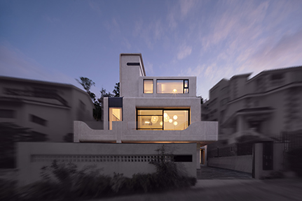 互联网大咖于时光中漫游，解锁1000m2未来感之家！